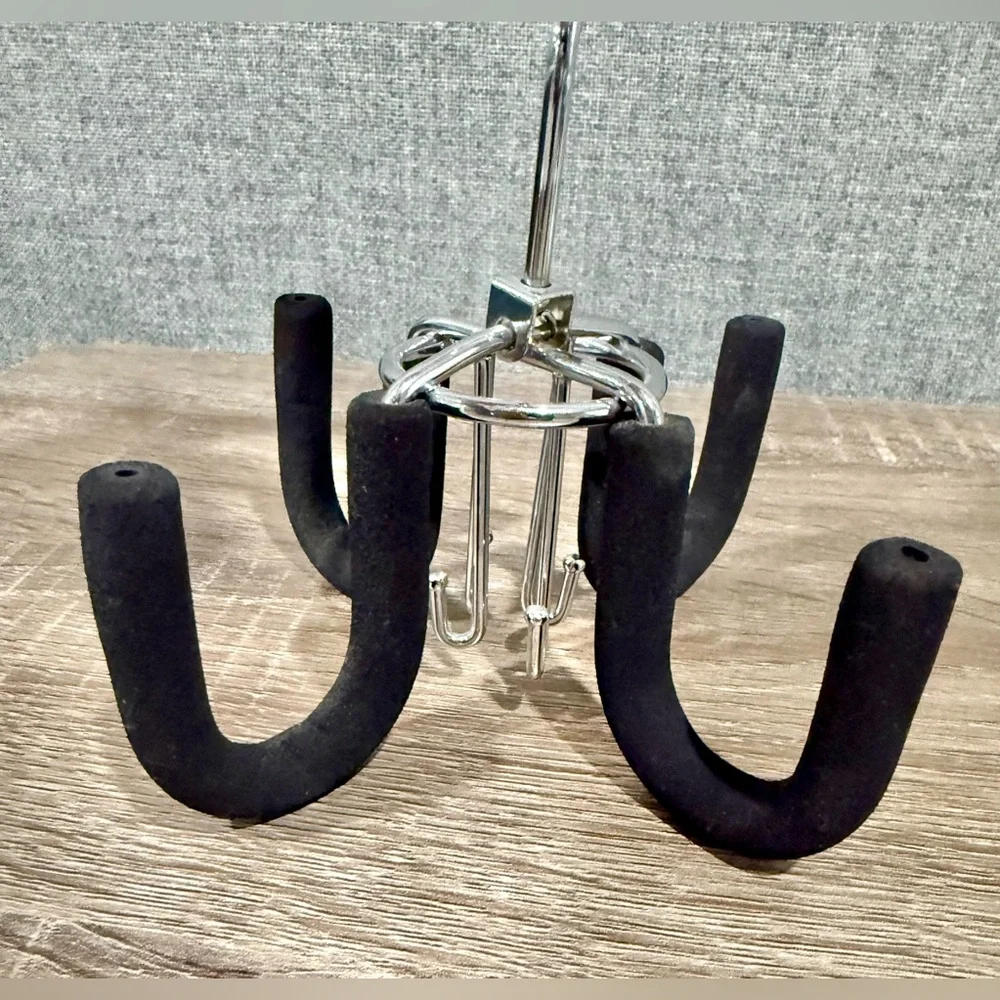 Set of 2, swivel belt hanger. Heavy padded hooks. With 4 small & 4 large hooks